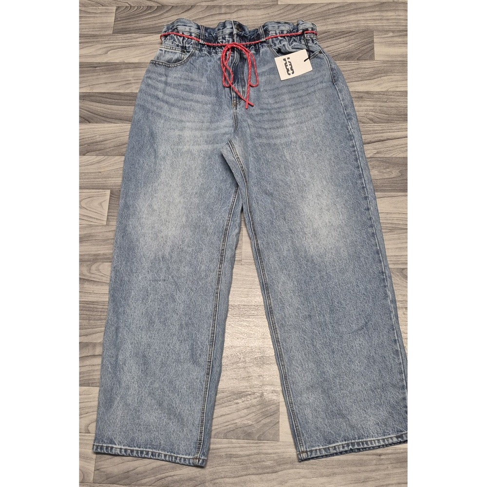 NWT KBB by Kahlana Women's Size 14 Barrel Leg Light Wash Stretch Jeans